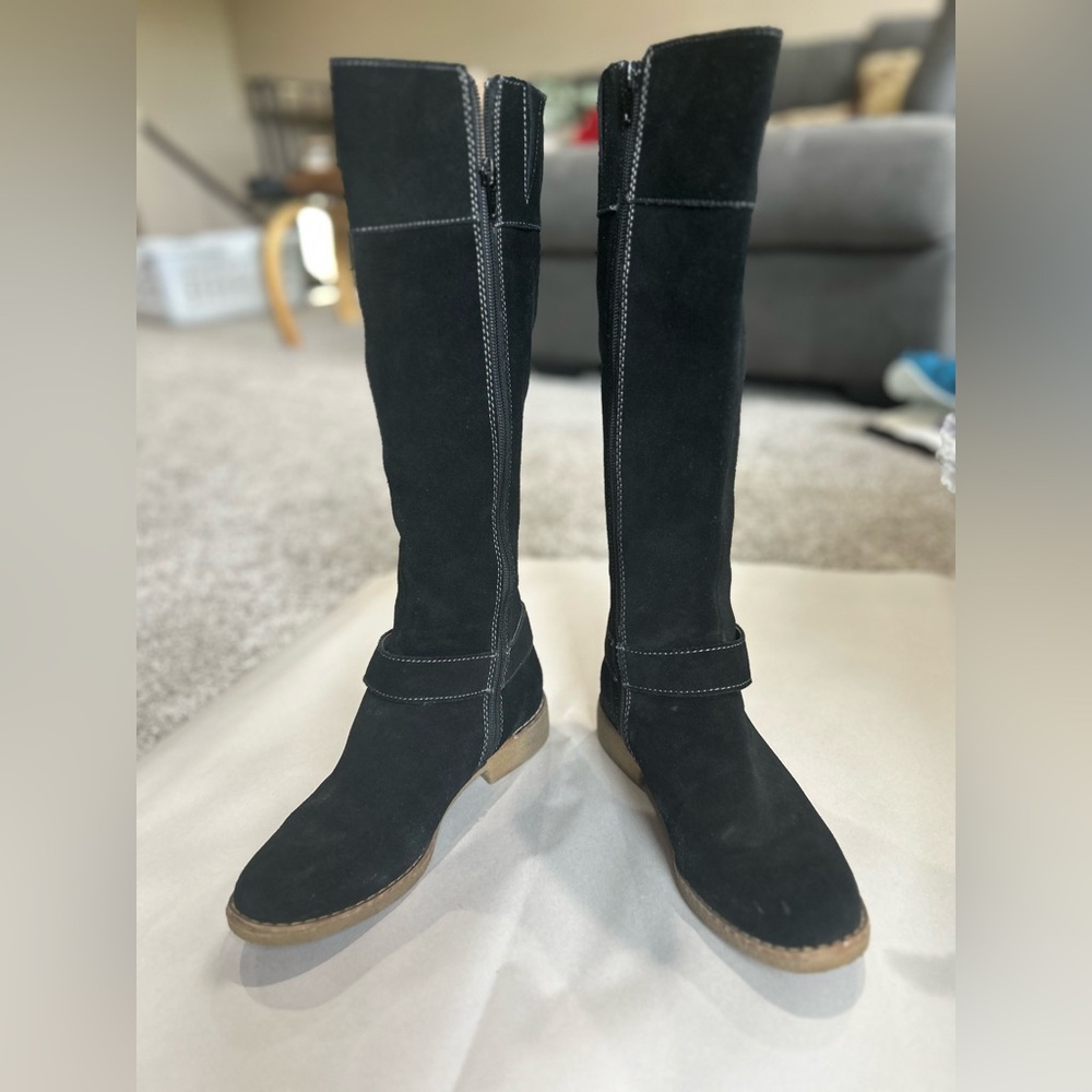 Black suede Lands End winter boots, gently used.